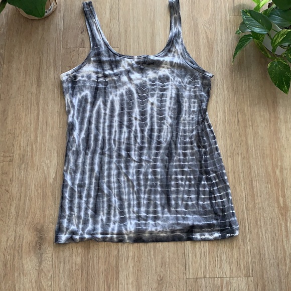 Stranded Tank - Picture 5 of 7